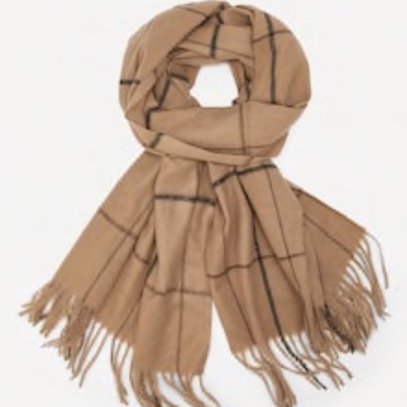 NEW!! Fringe Hem Grid Scarf - Picture 3 of 7